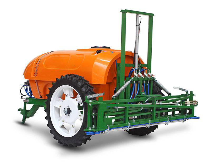 سمپاش 2000 لیتری بوم 16 متری ارتفاع هیدرولیک کششی لاستیک بزرگ